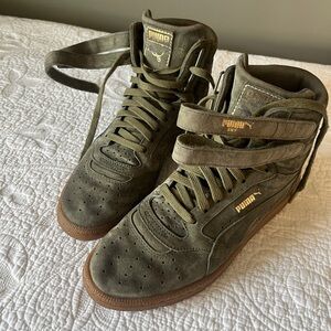 Puma Sky High-Top Green Suede Sneakers- size 7.5